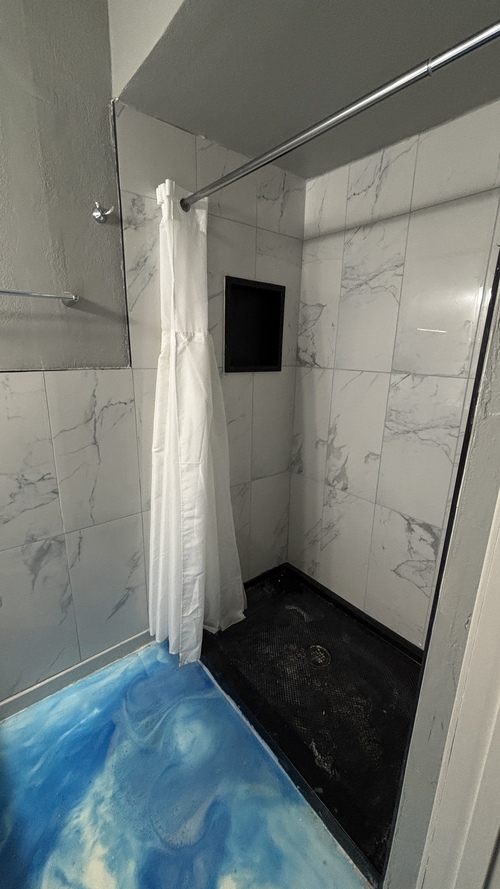 Queen Suite Shower